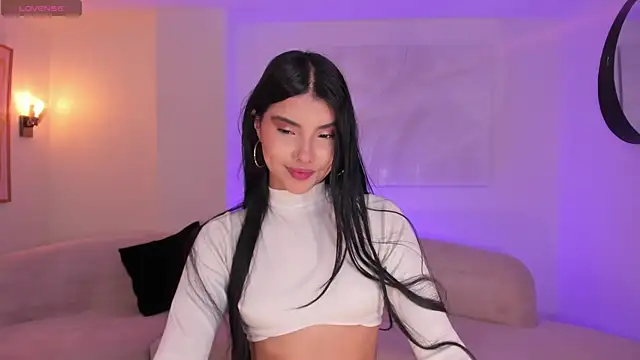 MiaLaurence online show from 11/08/25, 07:34