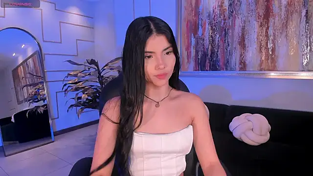 MiaLaurence online show from 12/16/25, 07:30