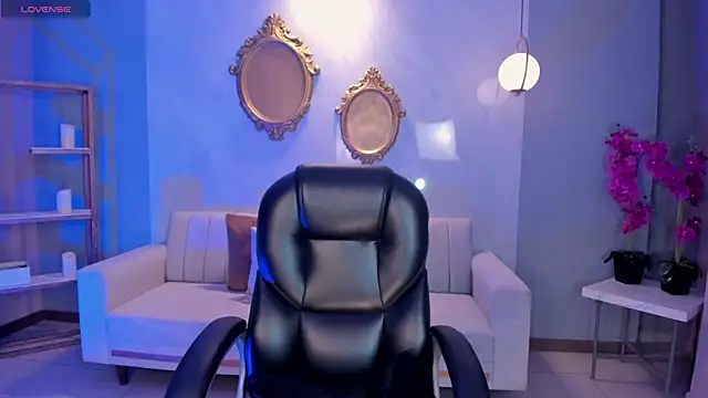 MiaLaurence online show from 03/20/26, 07:30