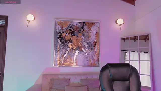 MiaLaurence online show from 06/19/26, 06:34