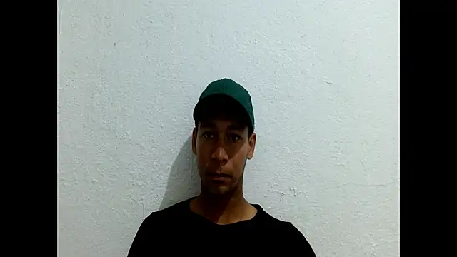 Snapshot of RyanLeon01 chatting on 07/13/26, 09:39 RyanLeon01 online show from 07/13/26, 09:39