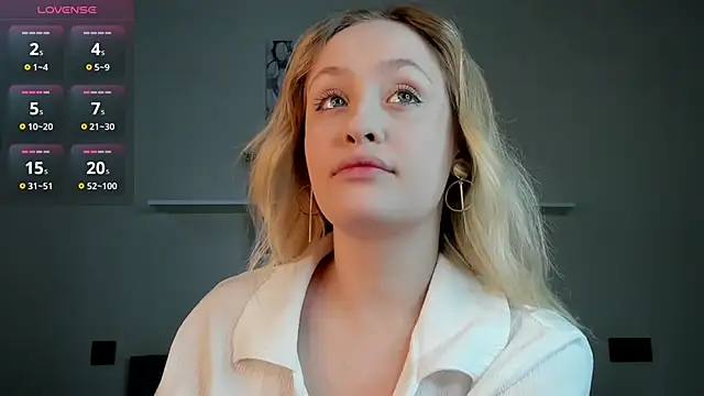 Julliakoill online show from 11/23/25, 08:03