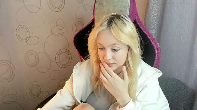 Julliakoill online show from 02/07/26, 10:19