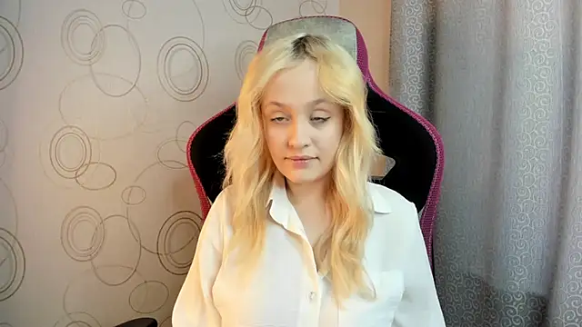 Julliakoill online show from 02/10/26, 10:19