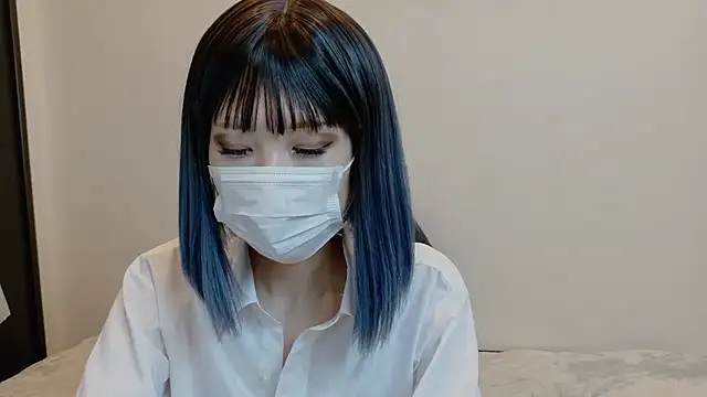 sarina at online show from 04/15/26, 04:30