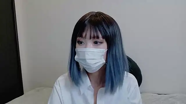 sarina at online show from 05/15/26, 09:16