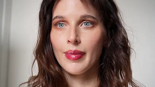 Snapshot of ellaa91 chatting on 11/07/25, 05:46 ellaa91 online show from 11/07/25, 05:46