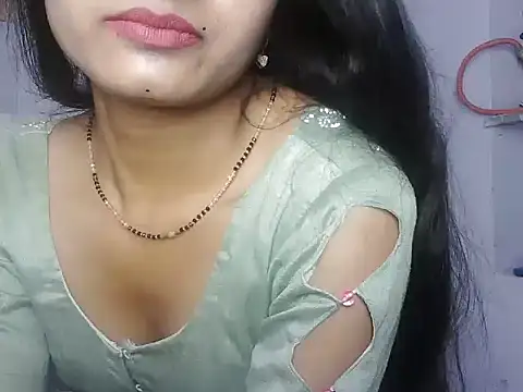 ROSE GOLDE online show from 05/17/26, 03:08