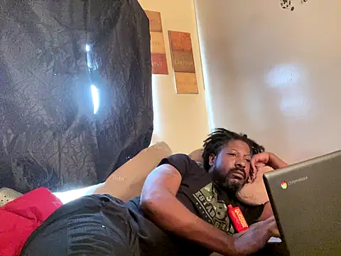 viceutk1 online show from 09/28/25, 03:50