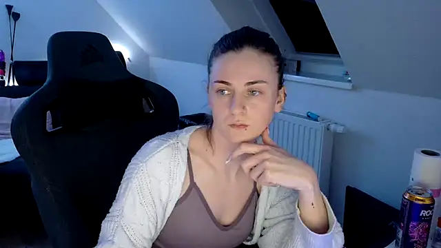 Melly4You online show from 04/15/26, 10:21