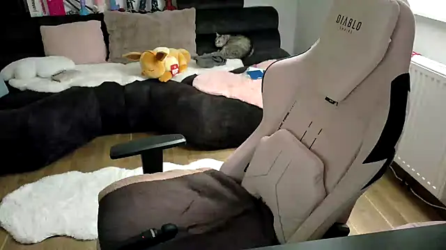 Melly4You online show from 07/07/26, 03:49