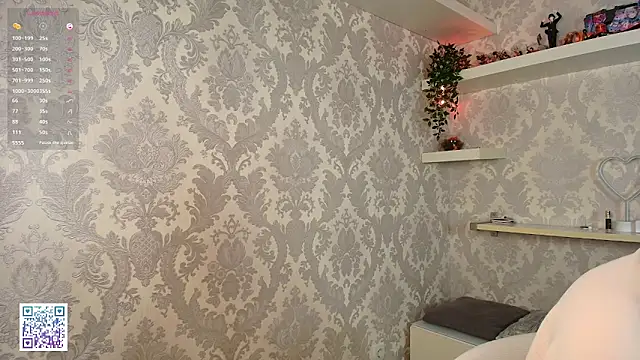 Snapshot of Fire_katie chatting on 11/05/25, 10:10 Fire katie online show from 11/05/25, 10:10