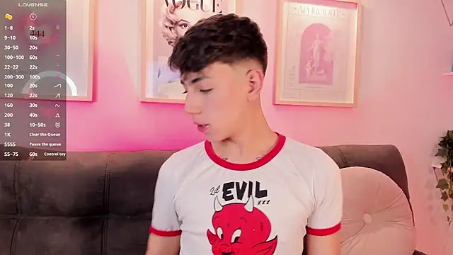 Snapshot of evan_voss chatting on 10/08/25, 10:07 evan voss online show from 10/08/25, 10:07