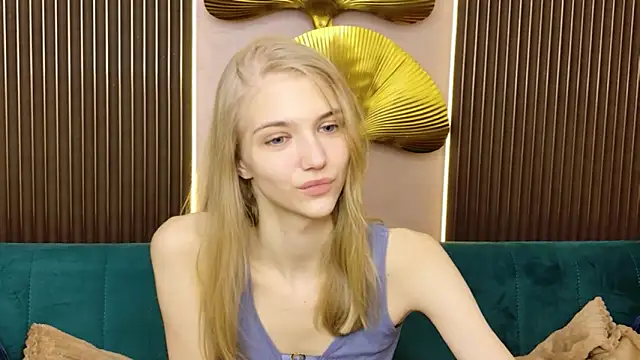 4example Chloe online show from 02/26/26, 10:36