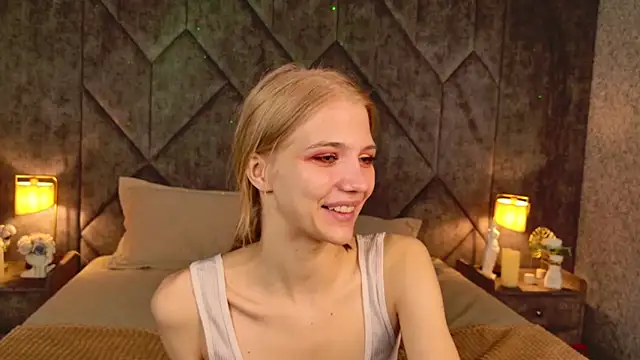 4example Chloe online show from 04/11/26, 05:34