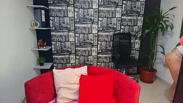 DanielaMonroe online show from 05/15/26, 07:54