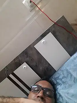 Hot-boy077 online show from 01/11/26, 06:46