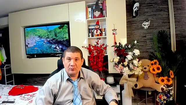 SpartacusDaddy48 online show from 05/19/26, 08:20