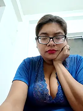 Elie couple143 online show from 11/25/25, 06:52