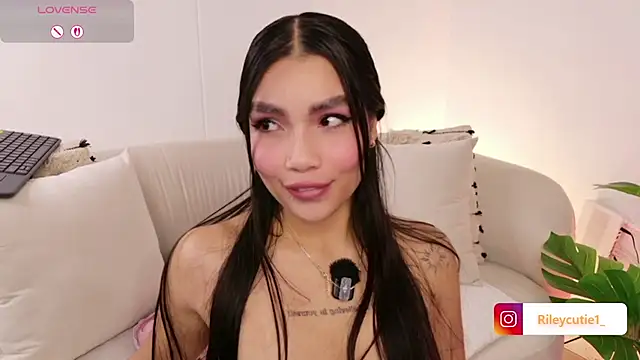 Cutie Riley online show from 02/11/26, 11:59