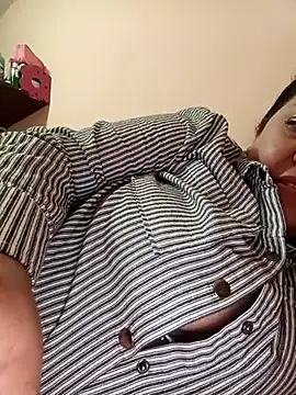 Caroomoom27 online show from 11/26/25, 03:18