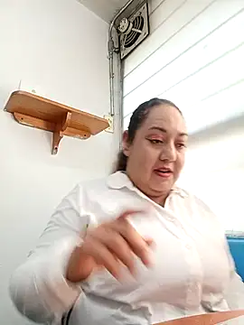 Caroomoom27 online show from 12/18/25, 04:57