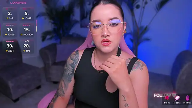 lunaarose online show from 09/10/25, 04:12