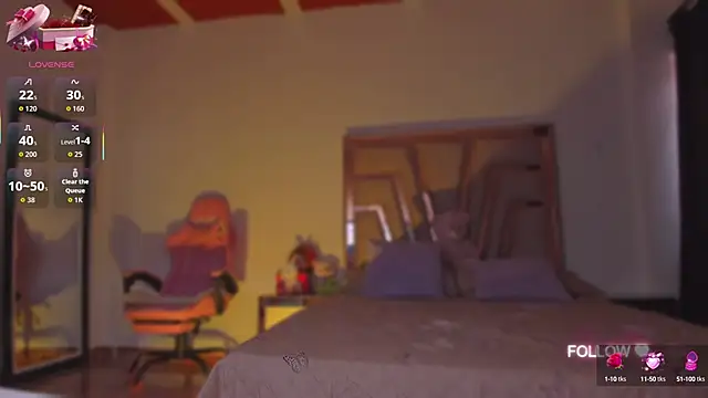 lunaarose online show from 10/14/25, 03:35