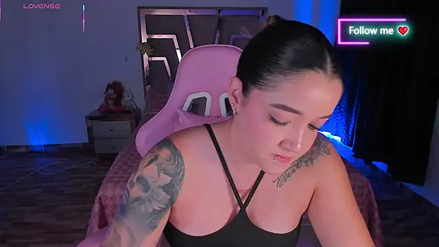 lunaarose online show from 02/20/26, 03:36