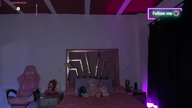 lunaarose online show from 02/21/26, 03:51