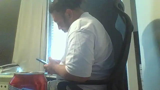 Snapshot of raredick chatting on 07/04/26, 11:33 raredick online show from 07/04/26, 11:33