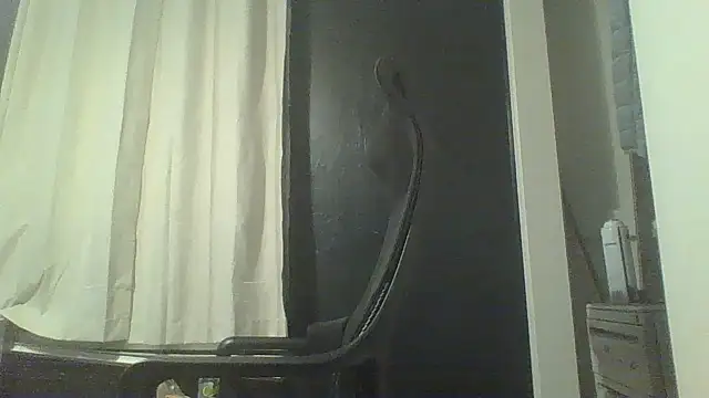 Snapshot of raredick chatting on 07/18/26, 05:11 raredick online show from 07/18/26, 05:11
