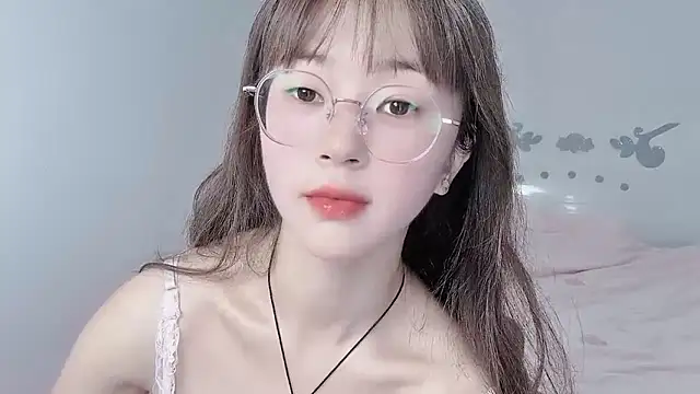 nini a online show from 09/10/25, 04:45