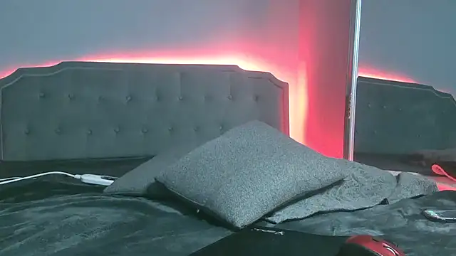 Bunnyela1 online show from 02/08/26, 01:03