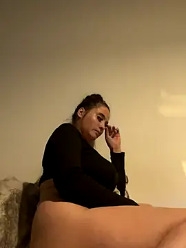 LollyLove  online show from 11/18/25, 09:08