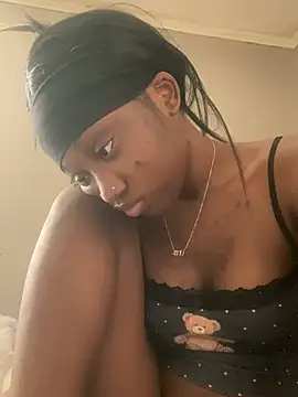 HennessyBaby21 online show from 04/14/26, 10:49