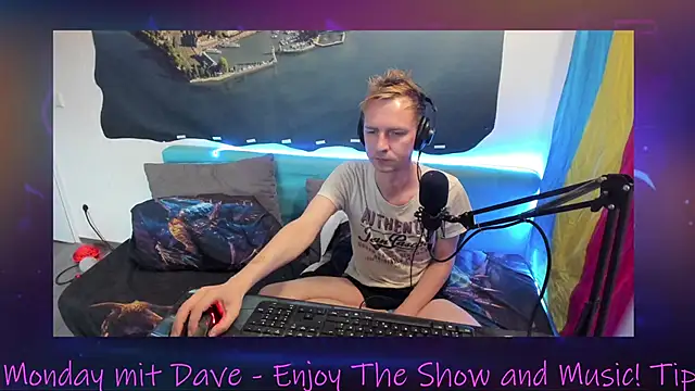 DaveLindau online show from 10/27/25, 01:04