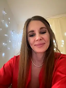 LucieMack online show from 11/30/25, 02:21