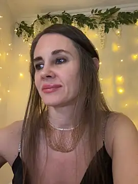 LucieMack online show from 04/18/26, 07:51