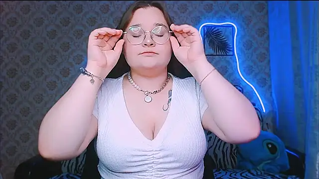 Snapshot of InLoveWithLife26 chatting on 09/23/25, 07:06 InLoveWithLife26 online show from 09/23/25, 07:06