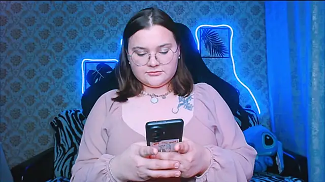 Snapshot of InLoveWithLife26 chatting on 09/29/25, 07:40 InLoveWithLife26 online show from 09/29/25, 07:40