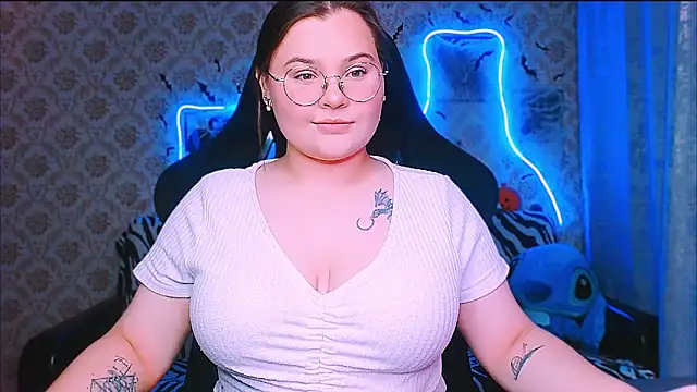 Snapshot of InLoveWithLife26 chatting on 10/30/25, 07:14 InLoveWithLife26 online show from 10/30/25, 07:14