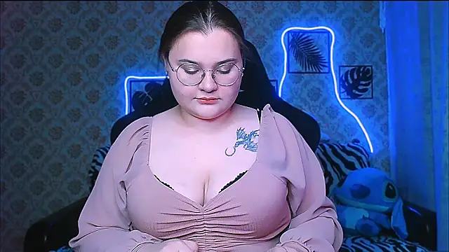 Snapshot of InLoveWithLife26 chatting on 11/16/25, 05:29 InLoveWithLife26 online show from 11/16/25, 05:29