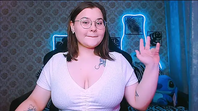 Snapshot of InLoveWithLife26 chatting on 11/25/25, 08:36 InLoveWithLife26 online show from 11/25/25, 08:36