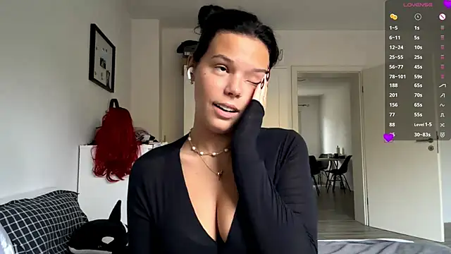 MaydaCornwall online show from 10/22/25, 07:08