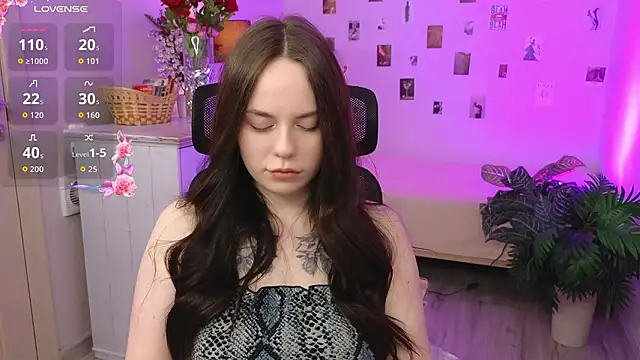 Snapshot of Alice_Moondark chatting on 02/03/26, 07:19 Alice Moondark online show from 02/03/26, 07:19