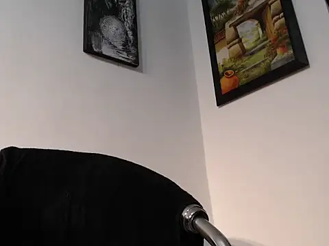 Snapshot of ElCaballeroNegro24 chatting on 09/26/25, 05:11 ElCaballeroNegro24 online show from 09/26/25, 05:11