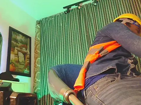 Snapshot of ElCaballeroNegro24 chatting on 10/01/25, 06:19 ElCaballeroNegro24 online show from 10/01/25, 06:19