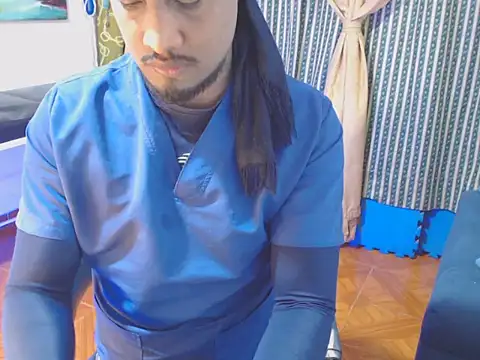 Snapshot of ElCaballeroNegro24 chatting on 10/19/25, 04:13 ElCaballeroNegro24 online show from 10/19/25, 04:13