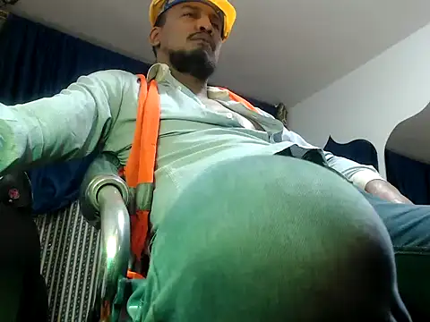 Snapshot of ElCaballeroNegro24 chatting on 11/21/25, 12:54 ElCaballeroNegro24 online show from 11/21/25, 12:54